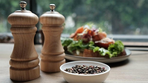 Salt & Pepper Mills, Shakers, & Sets